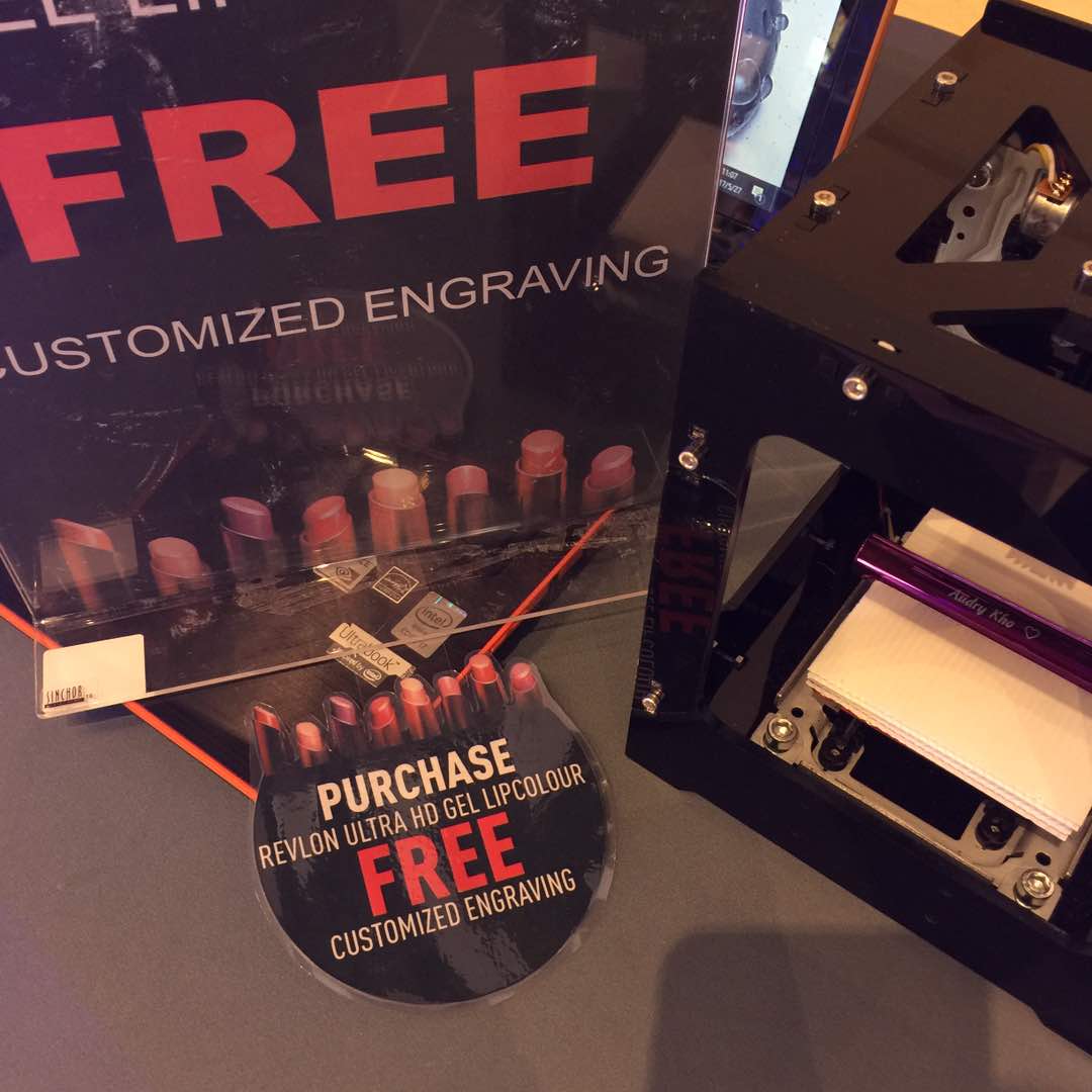 Weprint Instant Personalised Gift Booth Image
